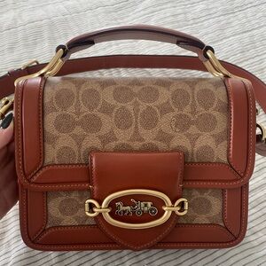 Coach Hero Shoulder Bag Signature Canvas